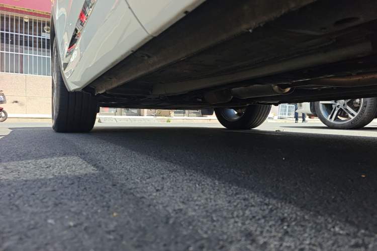 Used Geely Auto Monjaro L 2024 2.0TD DCT EVO Two-Wheel Drive Long-Range Version Left Side Sill