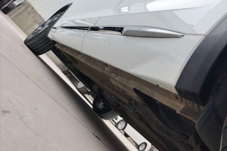 Used Geely Auto Monjaro L 2024 2.0TD High-Power Automatic Two-Wheel Drive Skyline Edition Left Side Sill