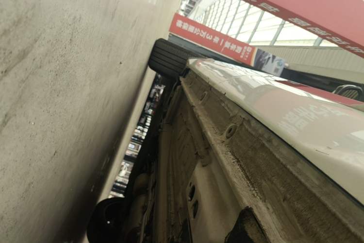 Used Geely Auto Monjaro L 2024 2.0TD High-Power Automatic Two-Wheel Drive Yunqi Version Left Side Sill