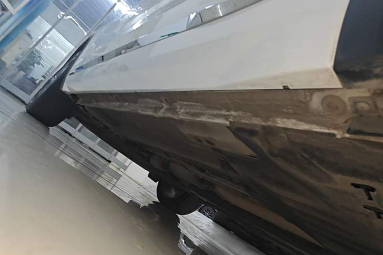 Used Geely Auto Monjaro L 2024 2.0TD High-Power Automatic Two-Wheel Drive Yunqi Version Left Side Sill
