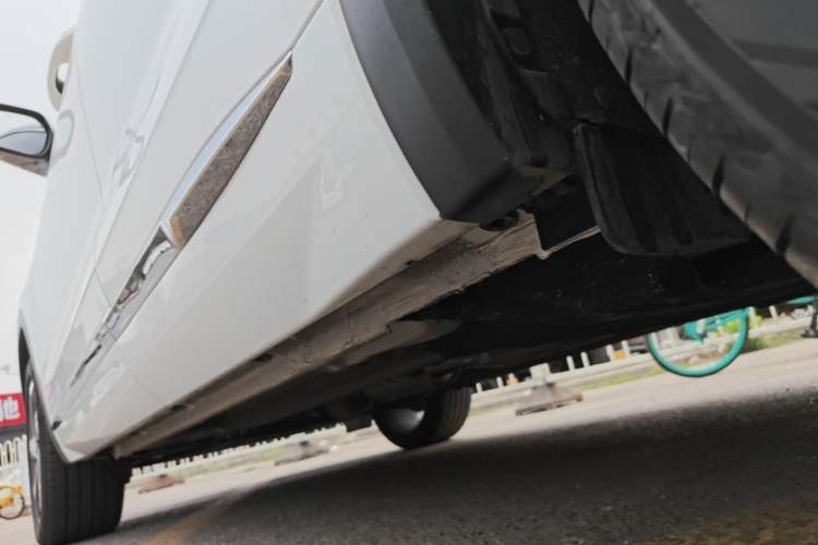 Used Geely Auto Monjaro L 2024 2.0TD DCT EVO Two-Wheel Drive Long-Range Version Left Side Sill