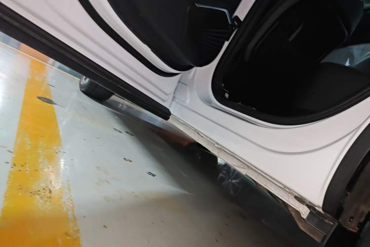Used Geely Auto Monjaro L 2024 2.0TD DCT EVO Two-Wheel Drive Long-Range Version Left Side Sill
