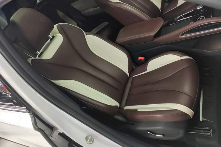 Used Geely Auto Monjaro L 2024 2.0TD High-Power Automatic Two-Wheel Drive Yunqi Version Right Front Seat