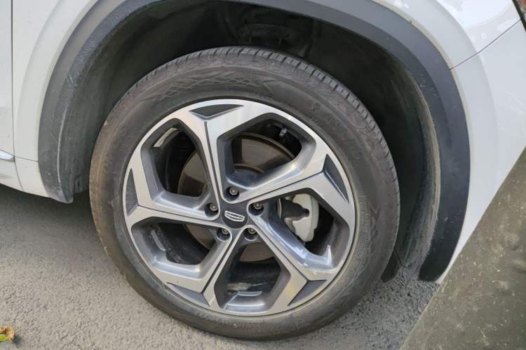 Used Geely Auto Monjaro L 2024 2.0TD DCT EVO Two-Wheel Drive Long-Range Version Right Front Wheel Hub