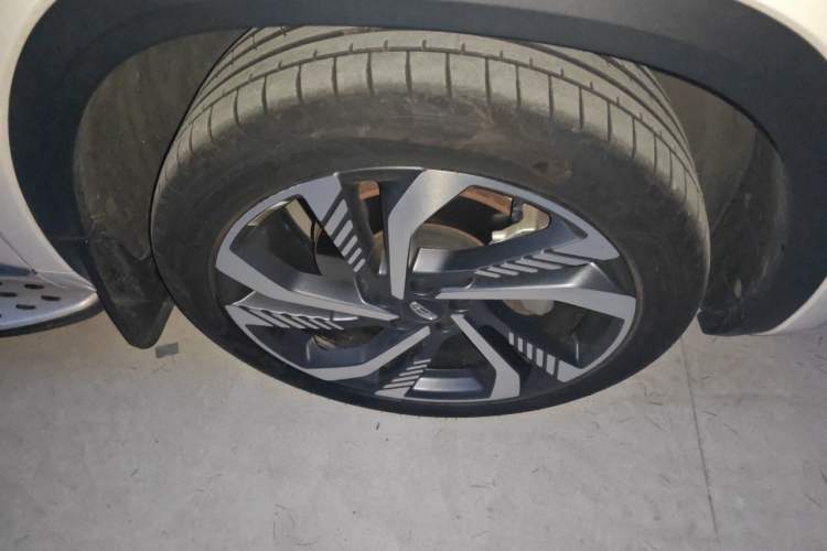 Used Geely Auto Monjaro L 2024 2.0TD High-Power Automatic Two-Wheel Drive Skyline Edition Right Front Wheel Hub