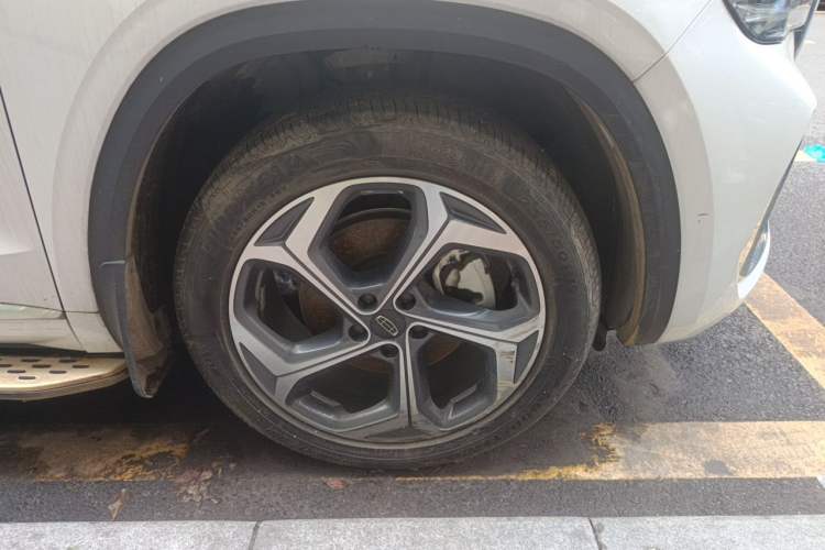 Used Geely Auto Monjaro L 2024 2.0TD High-Power Automatic Two-Wheel Drive Yunqi Version Right Front Wheel Hub