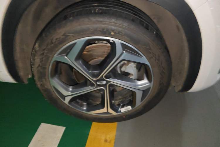 Used Geely Auto Monjaro L 2024 2.0TD DCT EVO Two-Wheel Drive Long-Range Version Right Front Wheel Hub