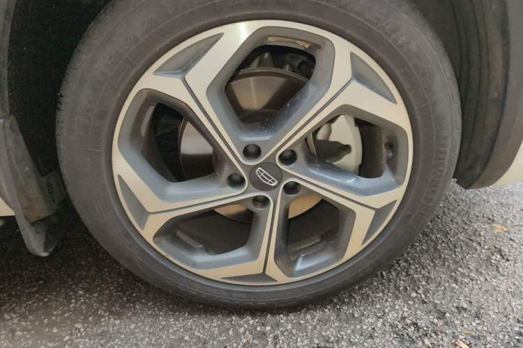 Used Geely Auto Monjaro L 2024 2.0TD High-Power Automatic Two-Wheel Drive Yunqi Version Right Front Wheel Hub