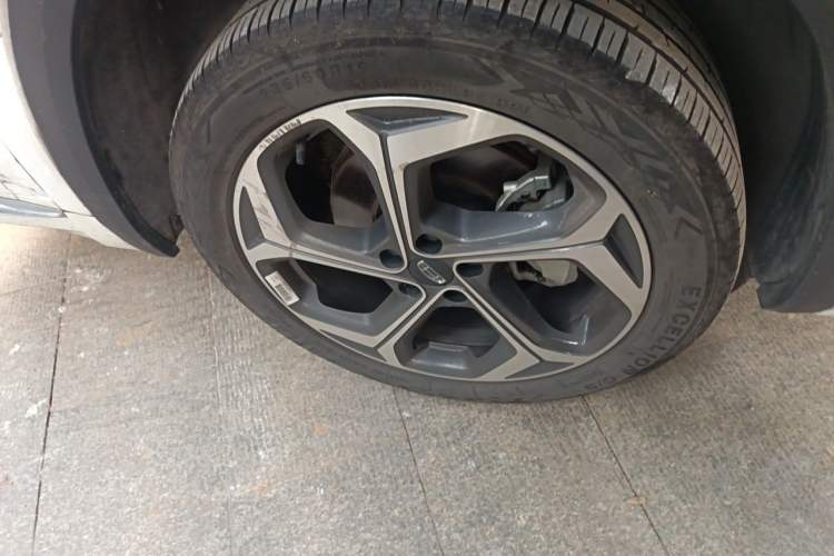 Used Geely Auto Monjaro L 2024 2.0TD DCT EVO Two-Wheel Drive Long-Range Version Right Front Wheel Hub