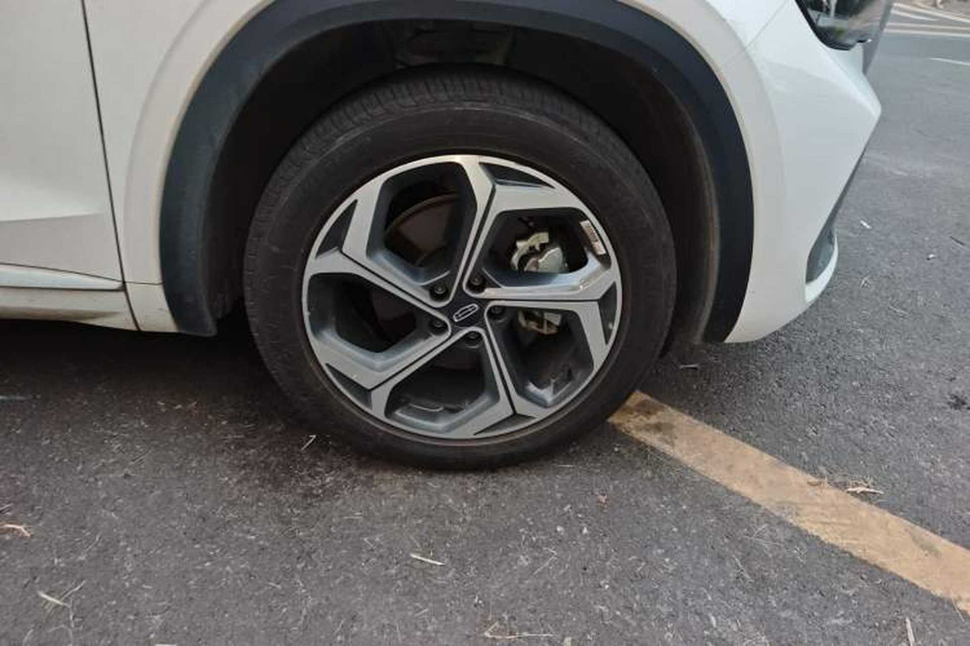 Used Geely Auto Monjaro L 2024 2.0TD High-Power Automatic Two-Wheel Drive Yunqi Version Right Front Wheel Hub