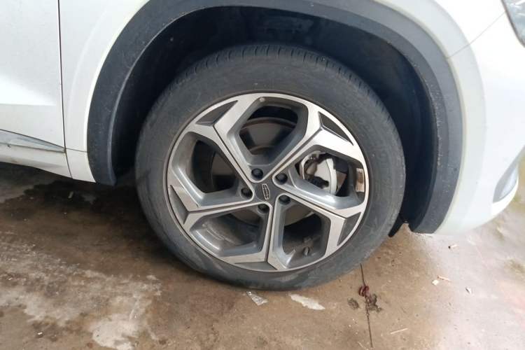 Used Geely Auto Monjaro L 2024 2.0TD DCT EVO Two-Wheel Drive Long-Range Version Right Front Wheel Hub