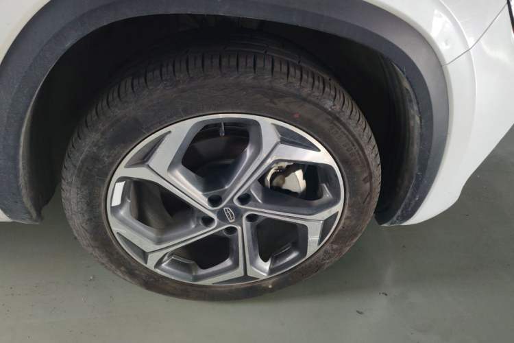 Used Geely Auto Monjaro L 2024 2.0TD DCT EVO Two-Wheel Drive Long-Range Version Right Front Wheel Hub