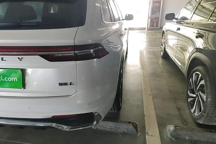 Used Geely Auto Monjaro L 2024 2.0TD High-Power Automatic Two-Wheel Drive Yunqi Version Right Rear Taillight