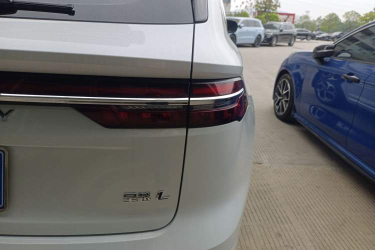 Used Geely Auto Monjaro L 2024 2.0TD DCT EVO Two-Wheel Drive Long-Range Version Right Rear Taillight