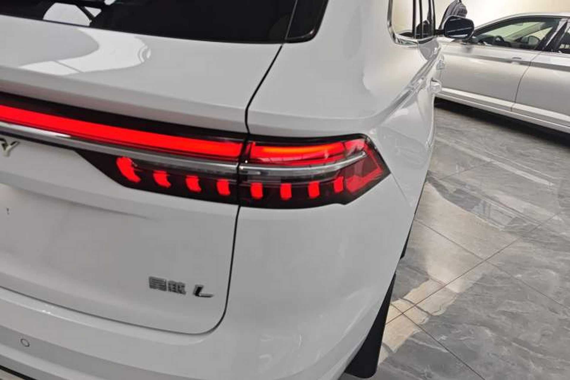 Used Geely Auto Monjaro L 2024 2.0TD High-Power Automatic Two-Wheel Drive Yunqi Version Right Rear Taillight