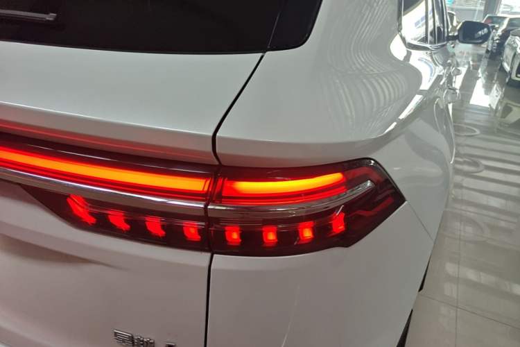 Used Geely Auto Monjaro L 2024 2.0TD High-Power Automatic Two-Wheel Drive Skyline Edition Right Rear Taillight