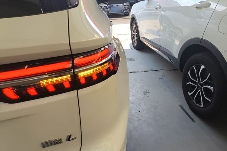 Used Geely Auto Monjaro L 2024 2.0TD DCT EVO Two-Wheel Drive Long-Range Version Right Rear Taillight
