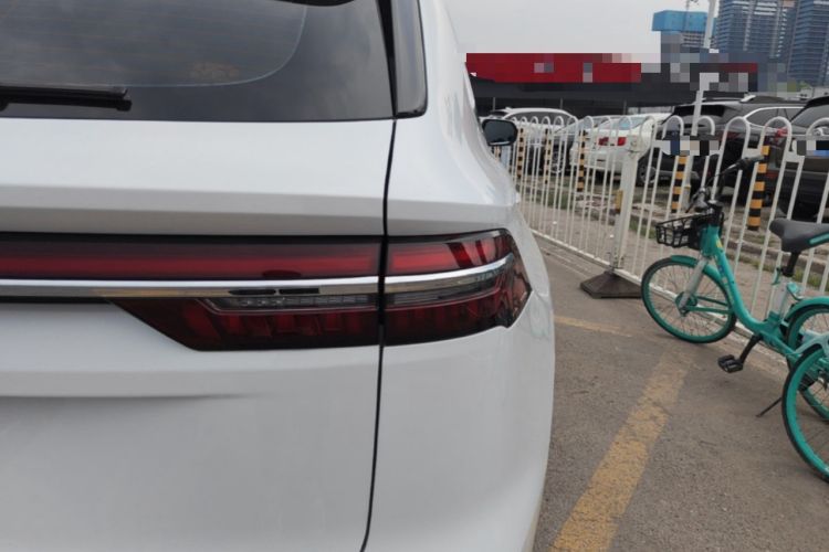 Used Geely Auto Monjaro L 2024 2.0TD DCT EVO Two-Wheel Drive Long-Range Version Right Rear Taillight
