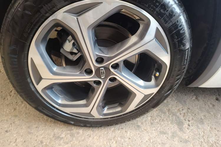 Used Geely Auto Monjaro L 2024 2.0TD DCT EVO Two-Wheel Drive Long-Range Version Right Rear Wheel Hub
