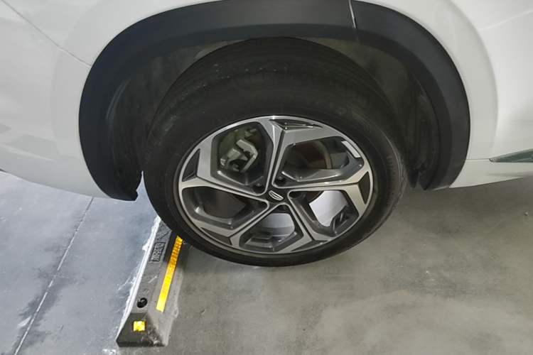 Used Geely Auto Monjaro L 2024 2.0TD High-Power Automatic Two-Wheel Drive Yunqi Version Right Rear Wheel Hub