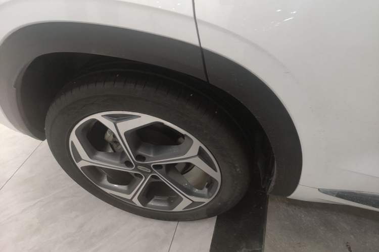 Used Geely Auto Monjaro L 2024 2.0TD DCT EVO Two-Wheel Drive Long-Range Version Right Rear Wheel Hub