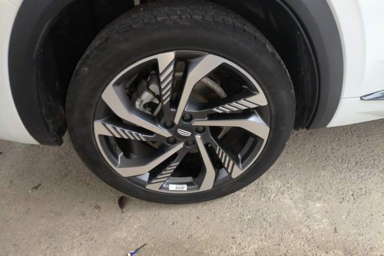 Used Geely Auto Monjaro L 2024 2.0TD High-Power Automatic Two-Wheel Drive Skyline Edition Right Rear Wheel Hub
