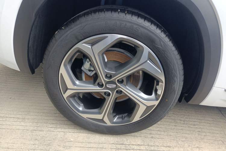 Used Geely Auto Monjaro L 2024 2.0TD DCT EVO Two-Wheel Drive Long-Range Version Right Rear Wheel Hub