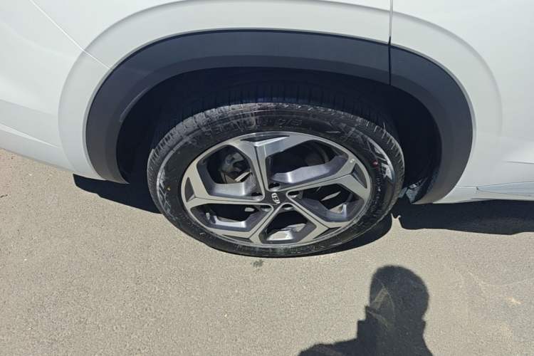 Used Geely Auto Monjaro L 2024 2.0TD DCT EVO Two-Wheel Drive Long-Range Version Right Rear Wheel Hub