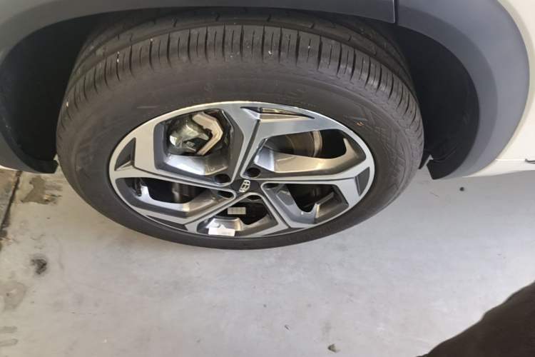 Used Geely Auto Monjaro L 2024 2.0TD DCT EVO Two-Wheel Drive Long-Range Version Right Rear Wheel Hub