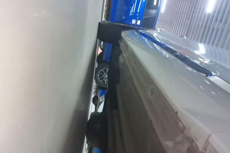 Used Geely Auto Monjaro L 2024 2.0TD High-Power Automatic Two-Wheel Drive Yunqi Version Right Side Sill