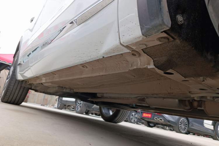 Used Geely Auto Monjaro L 2024 2.0TD High-Power Automatic Two-Wheel Drive Skyline Edition Right Side Sill