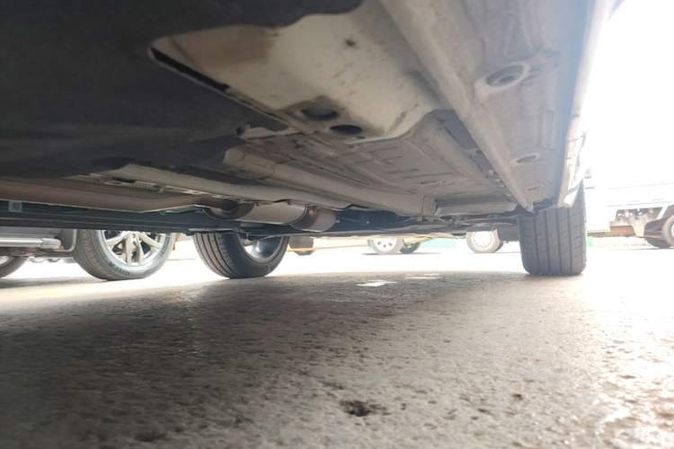 Used Geely Auto Monjaro L 2024 2.0TD DCT EVO Two-Wheel Drive Long-Range Version Right Side Sill
