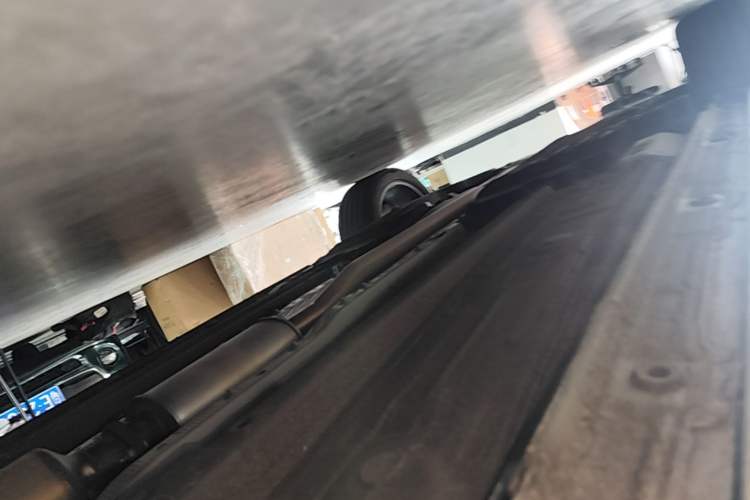 Used Geely Auto Monjaro L 2024 2.0TD DCT EVO Two-Wheel Drive Long-Range Version Right Side Sill