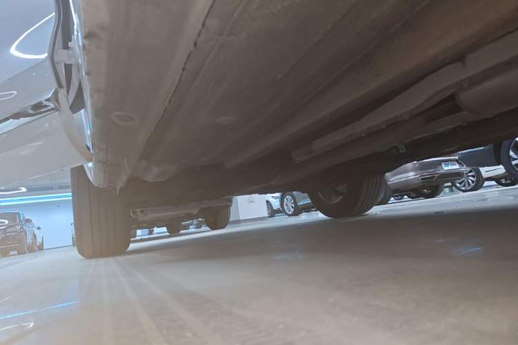 Used Geely Auto Monjaro L 2024 2.0TD High-Power Automatic Two-Wheel Drive Yunqi Version Right Side Sill
