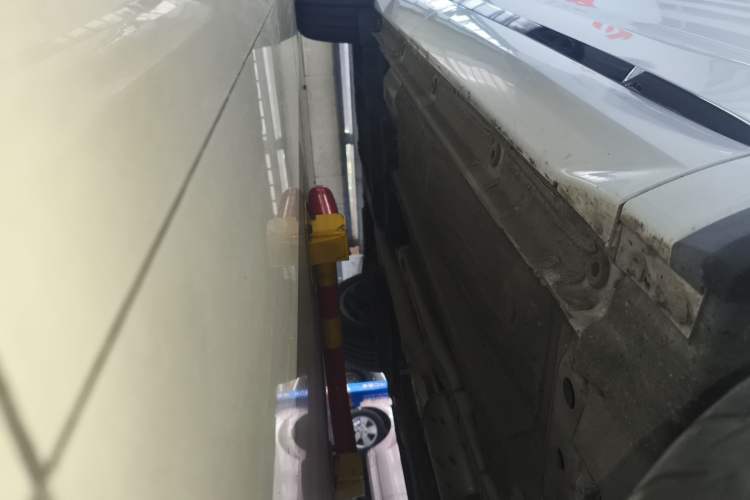 Used Geely Auto Monjaro L 2024 2.0TD High-Power Automatic Two-Wheel Drive Skyline Edition Right Side Sill