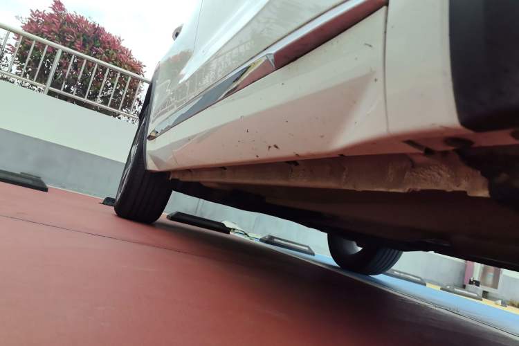 Used Geely Auto Monjaro L 2024 2.0TD High-Power Automatic Two-Wheel Drive Yunqi Version Right Side Sill