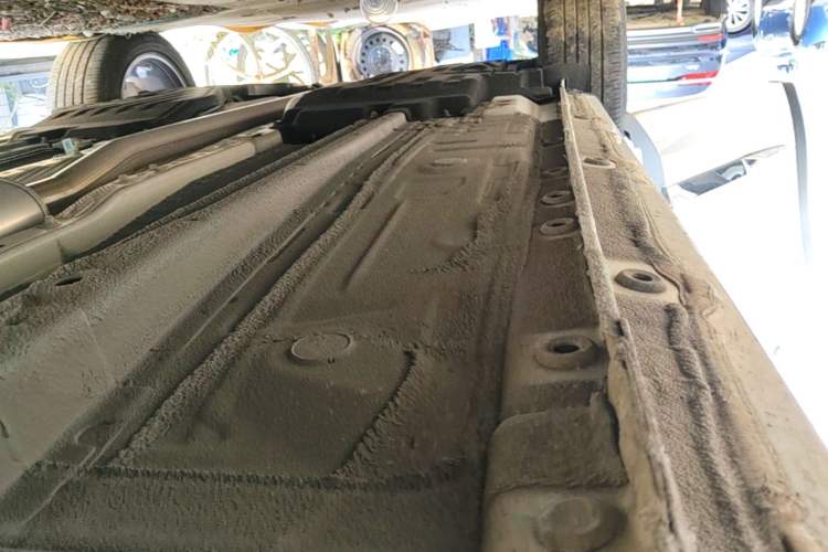 Used Geely Auto Monjaro L 2024 2.0TD High-Power Automatic Two-Wheel Drive Yunqi Version Right Side Sill