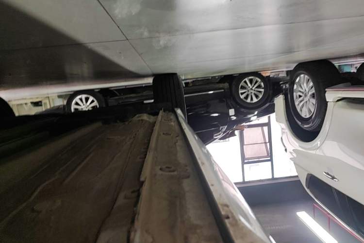 Used Geely Auto Monjaro L 2024 2.0TD High-Power Automatic Two-Wheel Drive Yunqi Version Right Side Sill