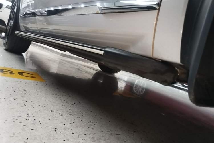 Used Geely Auto Monjaro L 2024 2.0TD High-Power Automatic Two-Wheel Drive Yunqi Version Right Side Sill