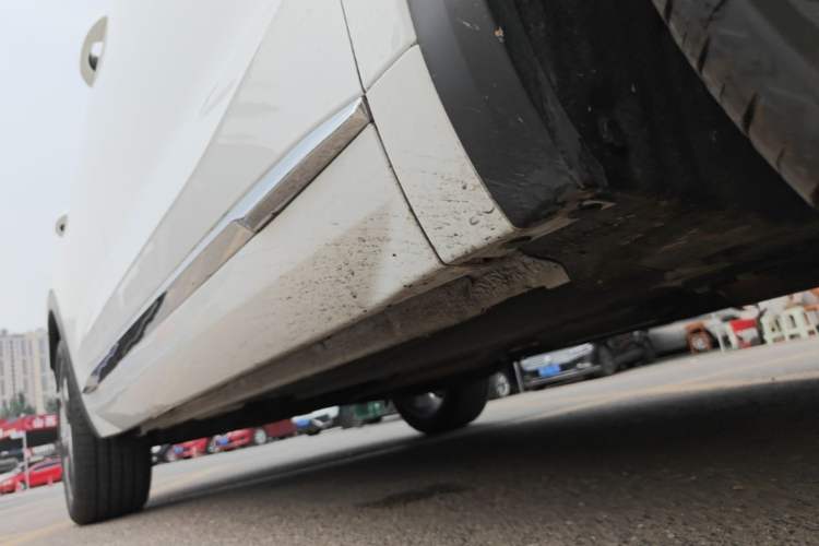 Used Geely Auto Monjaro L 2024 2.0TD DCT EVO Two-Wheel Drive Long-Range Version Right Side Sill