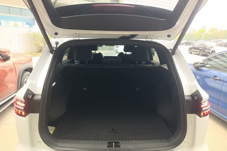 Used Geely Auto Monjaro L 2024 2.0TD DCT EVO Two-Wheel Drive Long-Range Version Trunk