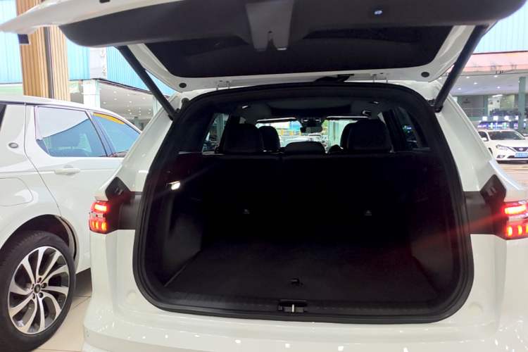 Used Geely Auto Monjaro L 2024 2.0TD DCT EVO Two-Wheel Drive Long-Range Version Trunk