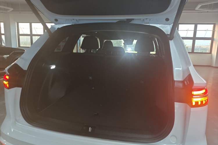 Used Geely Auto Monjaro L 2024 2.0TD High-Power Automatic Two-Wheel Drive Yunqi Version Trunk