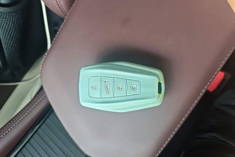 Used Geely Auto Monjaro L 2024 2.0TD High-Power Automatic Two-Wheel Drive Yunqi Version Vehicle Key