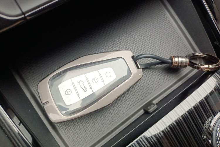 Used Geely Auto Monjaro L 2024 2.0TD DCT EVO Two-Wheel Drive Long-Range Version Vehicle Key