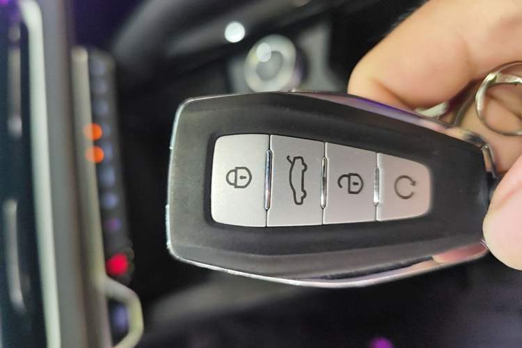 Used Geely Auto Monjaro L 2024 2.0TD DCT EVO Two-Wheel Drive Long-Range Version Vehicle Key