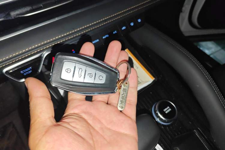 Used Geely Auto Monjaro L 2024 2.0TD DCT EVO Two-Wheel Drive Long-Range Version Vehicle Key