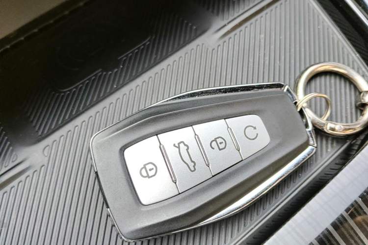 Used Geely Auto Monjaro L 2024 2.0TD High-Power Automatic Two-Wheel Drive Yunqi Version Vehicle Key