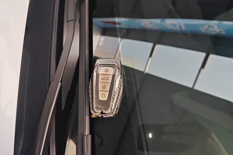 Used Geely Auto Monjaro L 2024 2.0TD High-Power Automatic Two-Wheel Drive Yunqi Version Vehicle Key