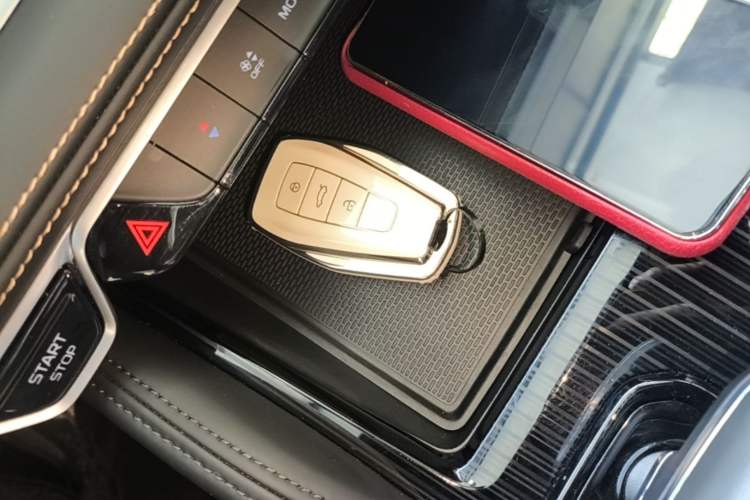 Used Geely Auto Monjaro L 2024 2.0TD DCT EVO Two-Wheel Drive Long-Range Version Vehicle Key